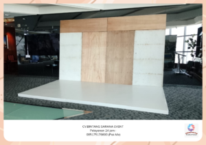 Rental toilet portable panggung Melaminto putih Dan Backdrop Cikarang